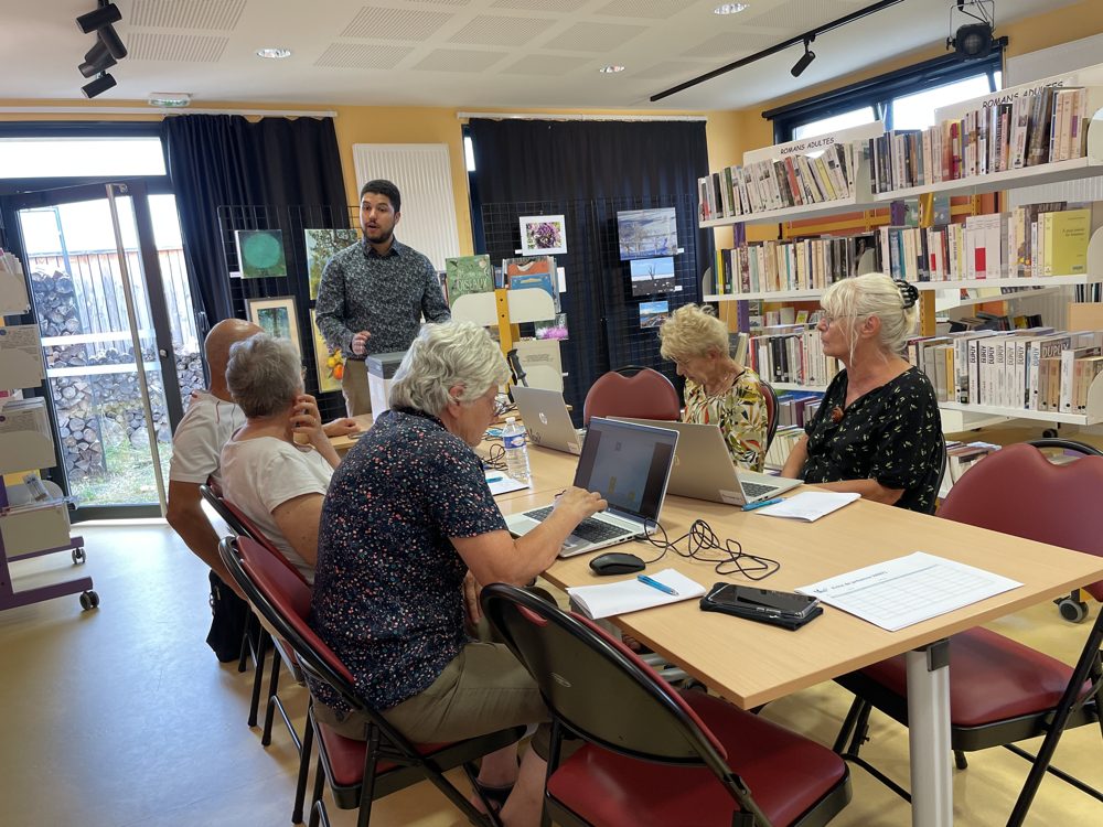 Atelier numérique en salle de formation